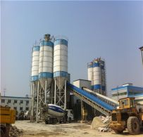 雙線混凝土攪拌站施工現(xiàn)場