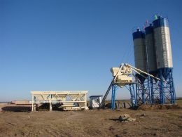 張北縣HZS50型混凝土攪拌站