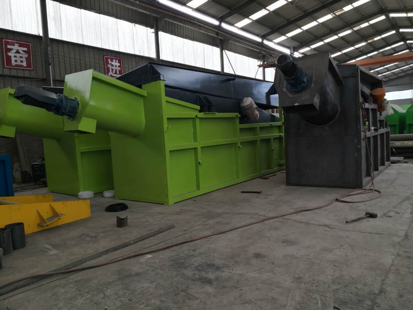 震動式砂石分離機.jpg 震動式砂石分離機.jpg