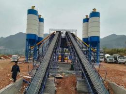 北京2HZS120型混凝土攪拌站現(xiàn)場